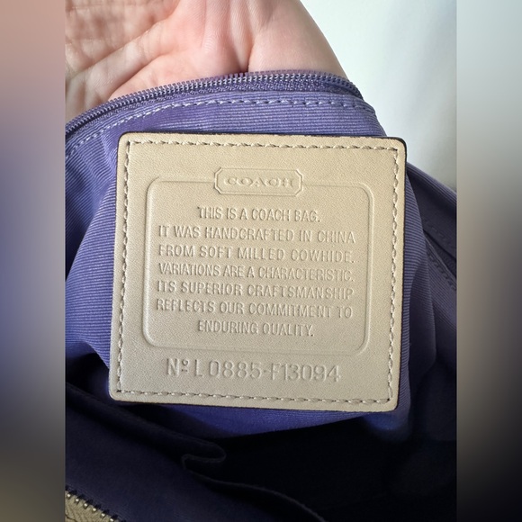 COACH tan pebbled leather hobo-style shoulder bag - Picture 7 of 9